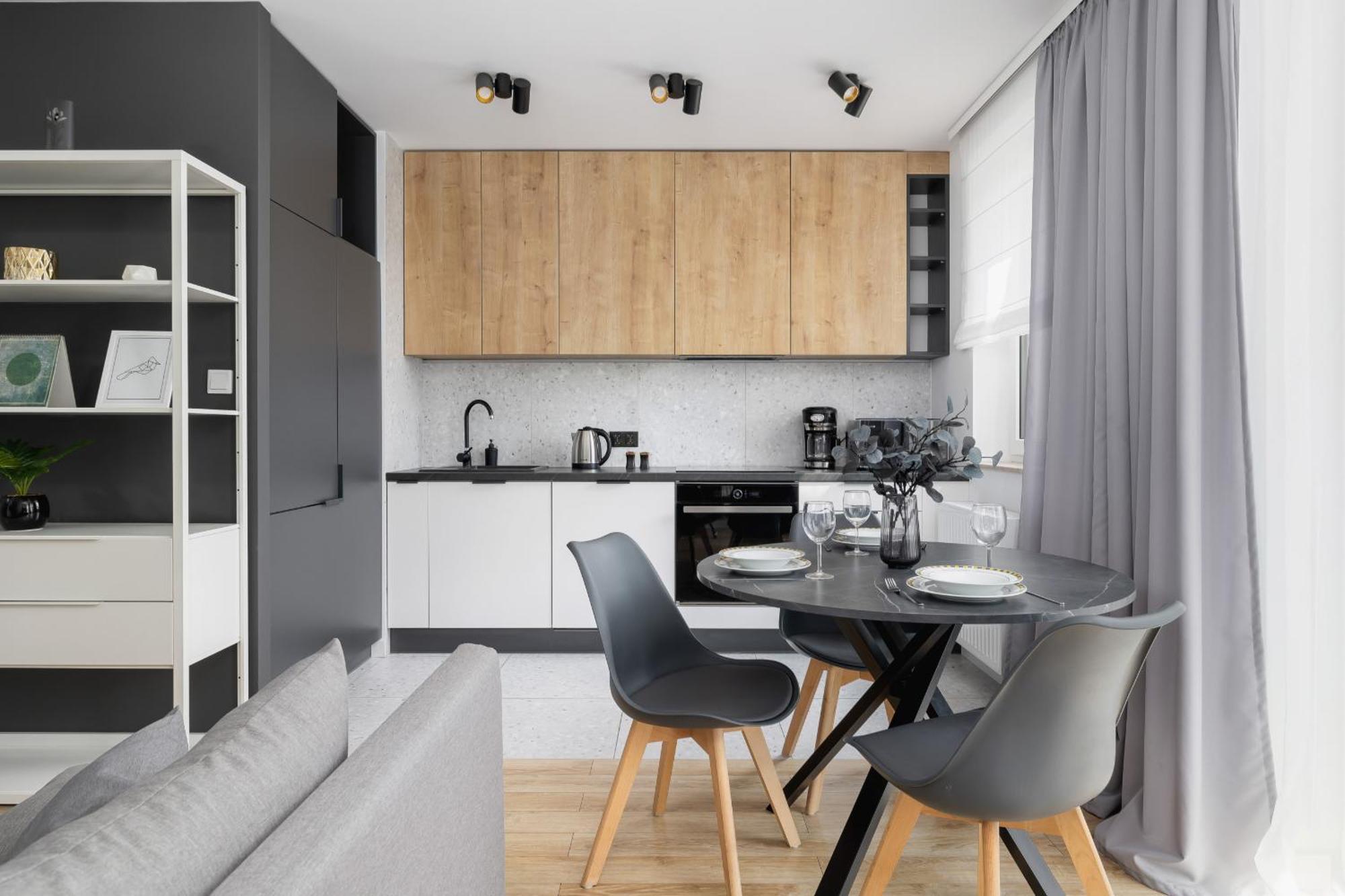 Elegant Apartment In Cracow With Balcony, Parking And Desk By Noclegi Renters Cracóvia Exterior foto